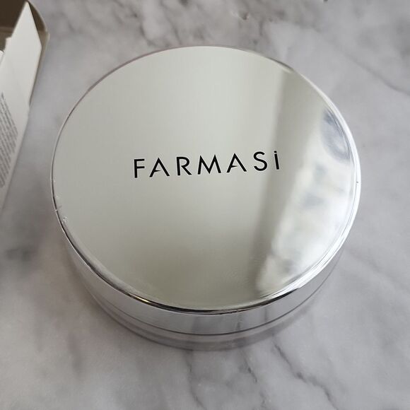 Farmasi Loose Powder Translucide 0.17 Oz. - Picture 4 of 17